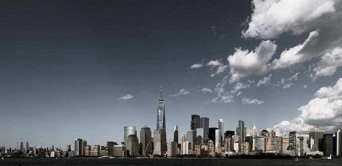 a black and white photo of a city skyline