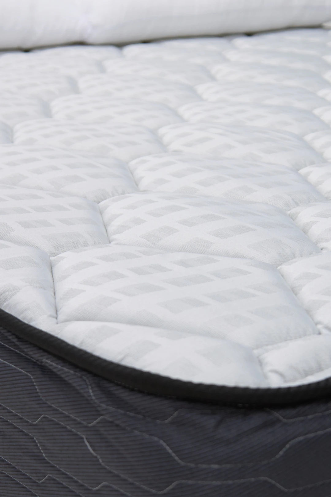 Cooling Hybrid Mattresses for Hot Sleepers' Comfort