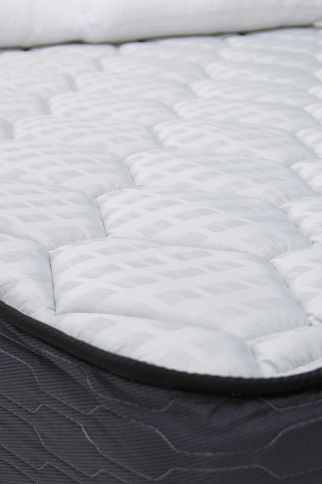 Cooling Hybrid Mattresses for Hot Sleepers' Comfort