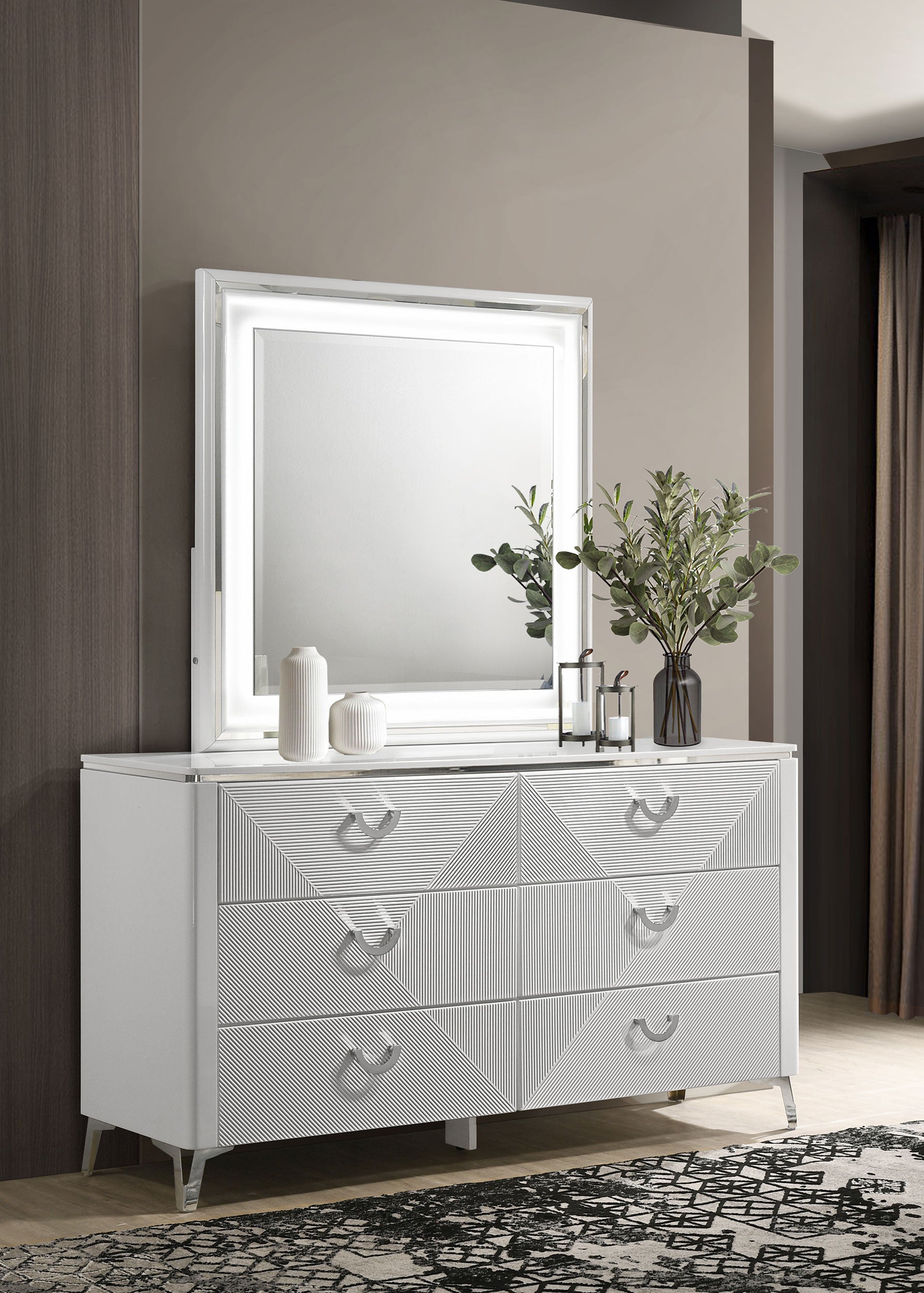 white high gloss dresser Felicity - 6-Drawer with LED Mirror Easy maintenance with just a damp cloth Not only can this large chest of drawers with 7 deep and wide drawers store clothing Cassia 6-Drawer Dresser Cabinet with