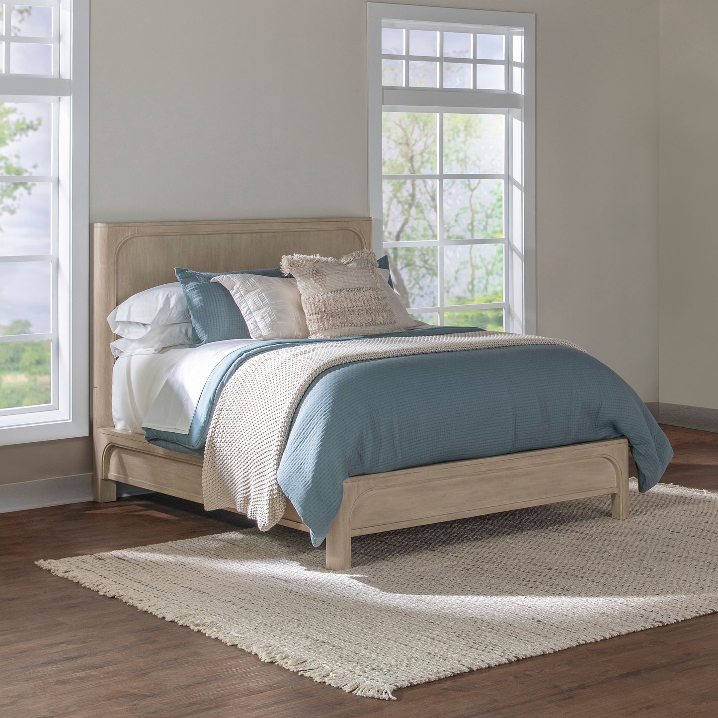 Solano 56-inch Eastern King Panel Bed Weathered Mango