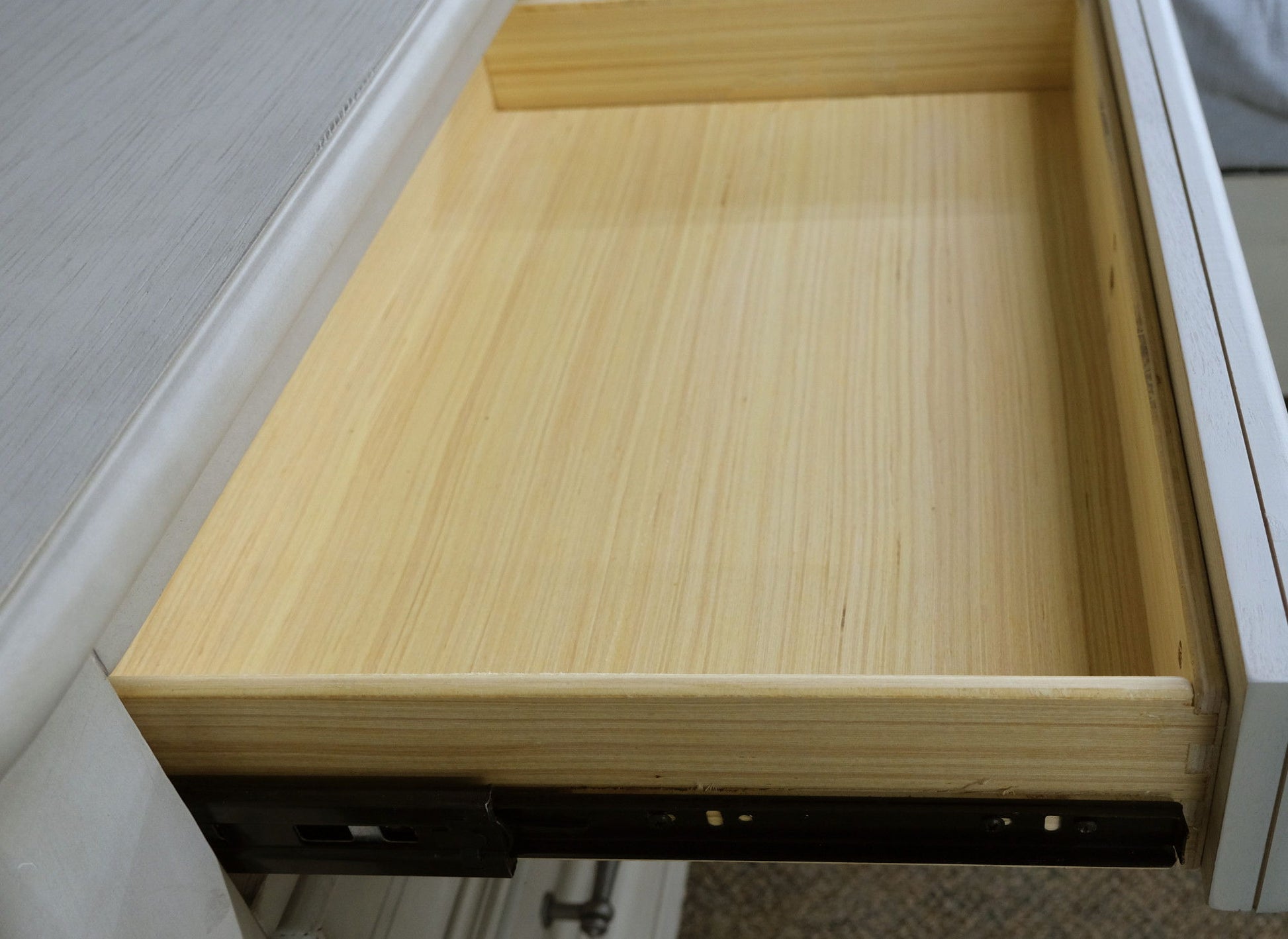 Mariano - 3 Drawer Nightstand With USB - Gray - The Sleep Loft - Online Mattress Showroom NYC