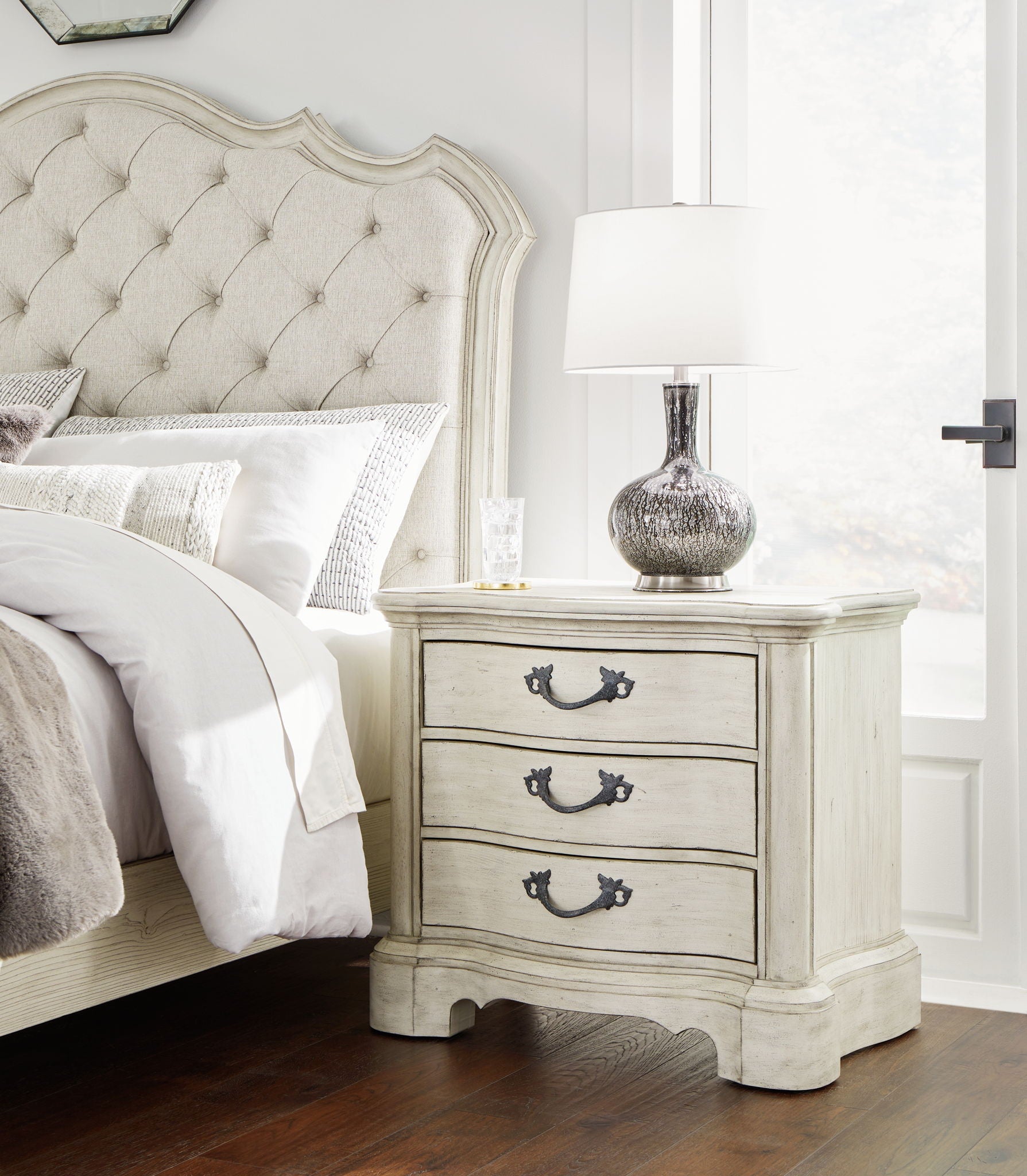 Arlendyne - Three Drawer Night Stand - Antique White - The Sleep Loft - Online Mattress Showroom NYC