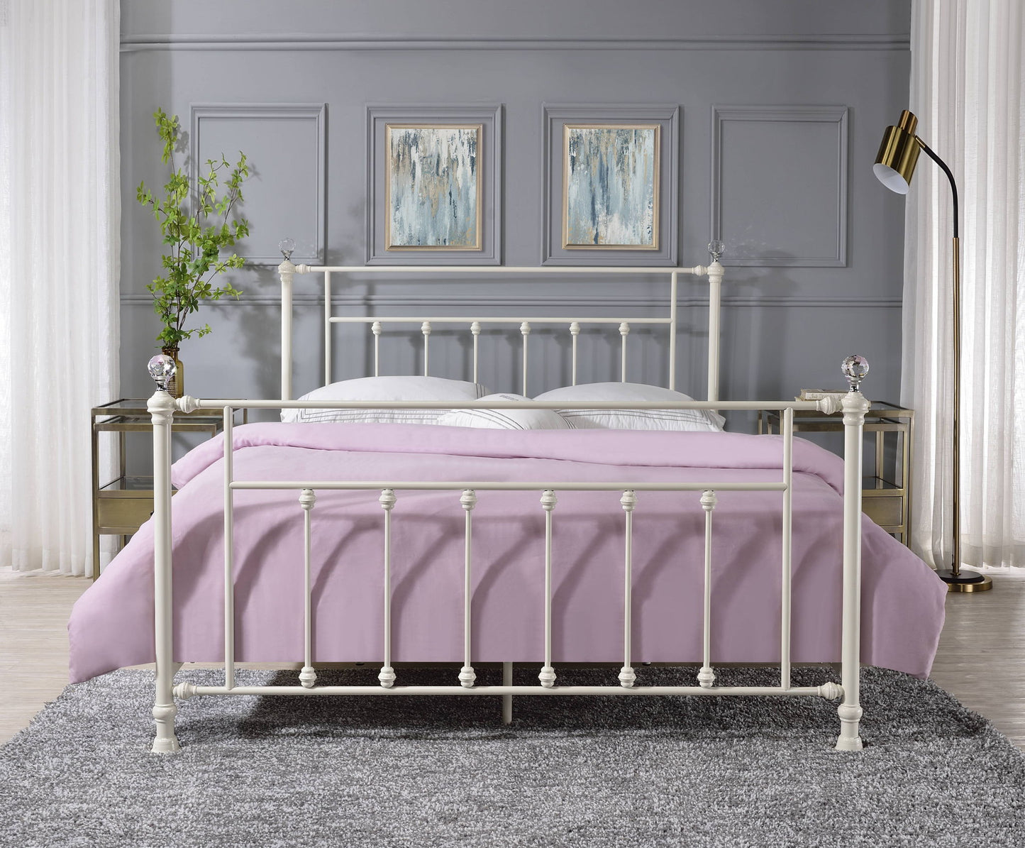 Comet - Bed, Elegant Spindle Design