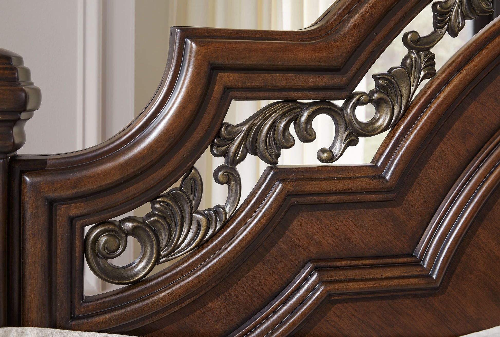 Lavinton - Poster Bed - The Sleep Loft - Online Mattress Showroom NYC